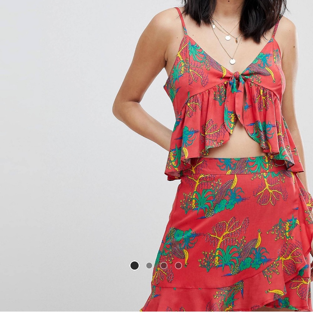 SET ✨ Tie front cami top and skirt set in tropical print